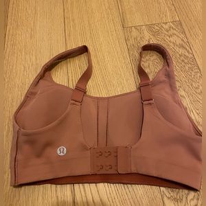 Lululemon sports bra, size small. Size 4 C/D